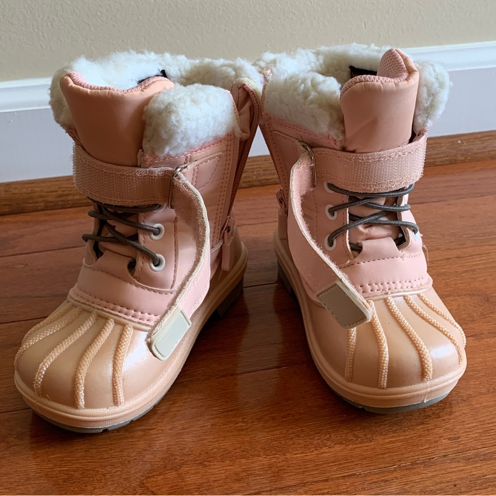 EUC Pink Cat & Jack size 7 Toddler winter boots